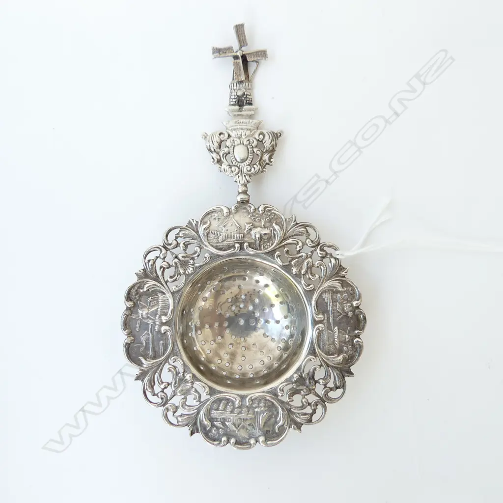 DUTCH STG SILVER TEA STRAINER .833 SILVER WITH WINDMILL HANDLE L.145MM Image 1++