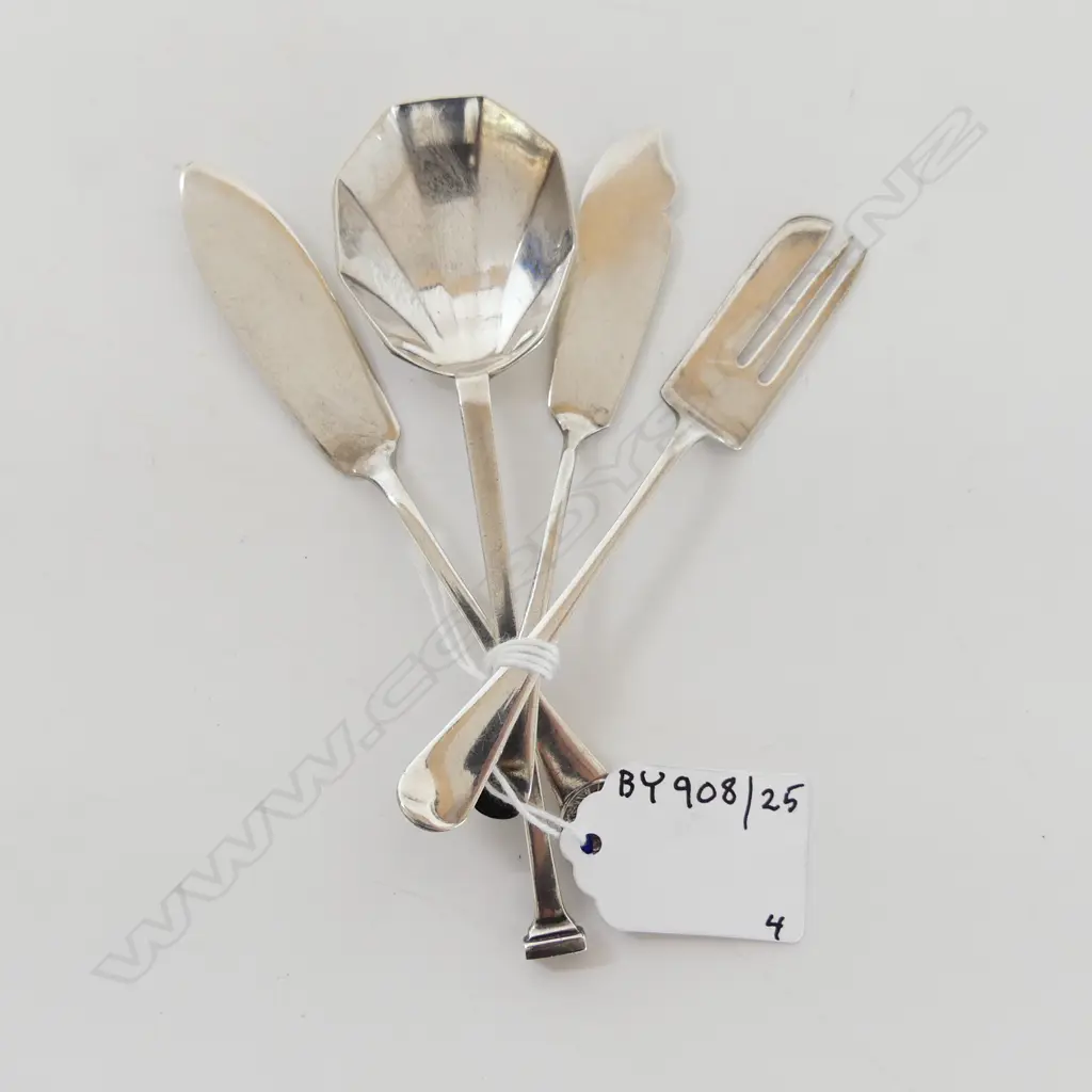 2 S/SILVER BUTTER KNIVES FORK & SPOON TOTAL WIEGHT 57gms Image 1++