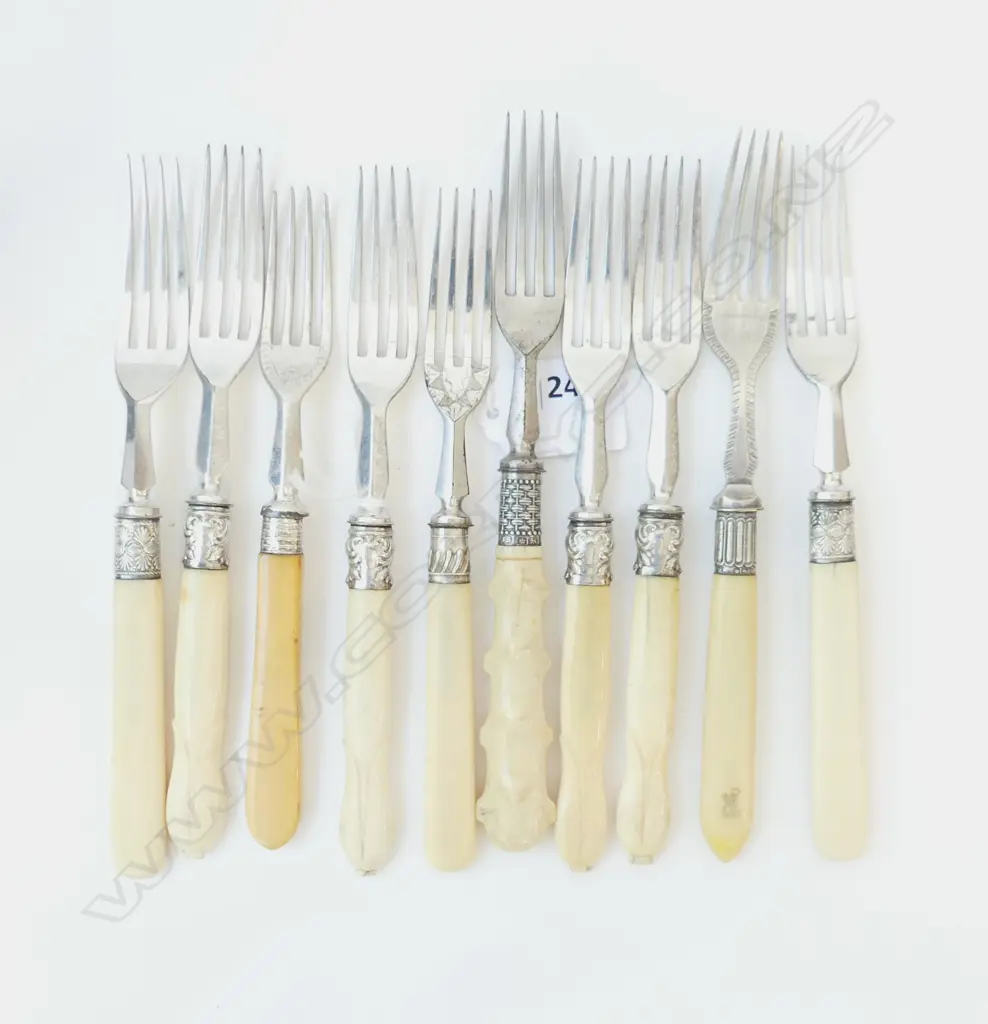 TEN VICTORIAN IVORY HANDLE FORKS L.175MM Image 1++