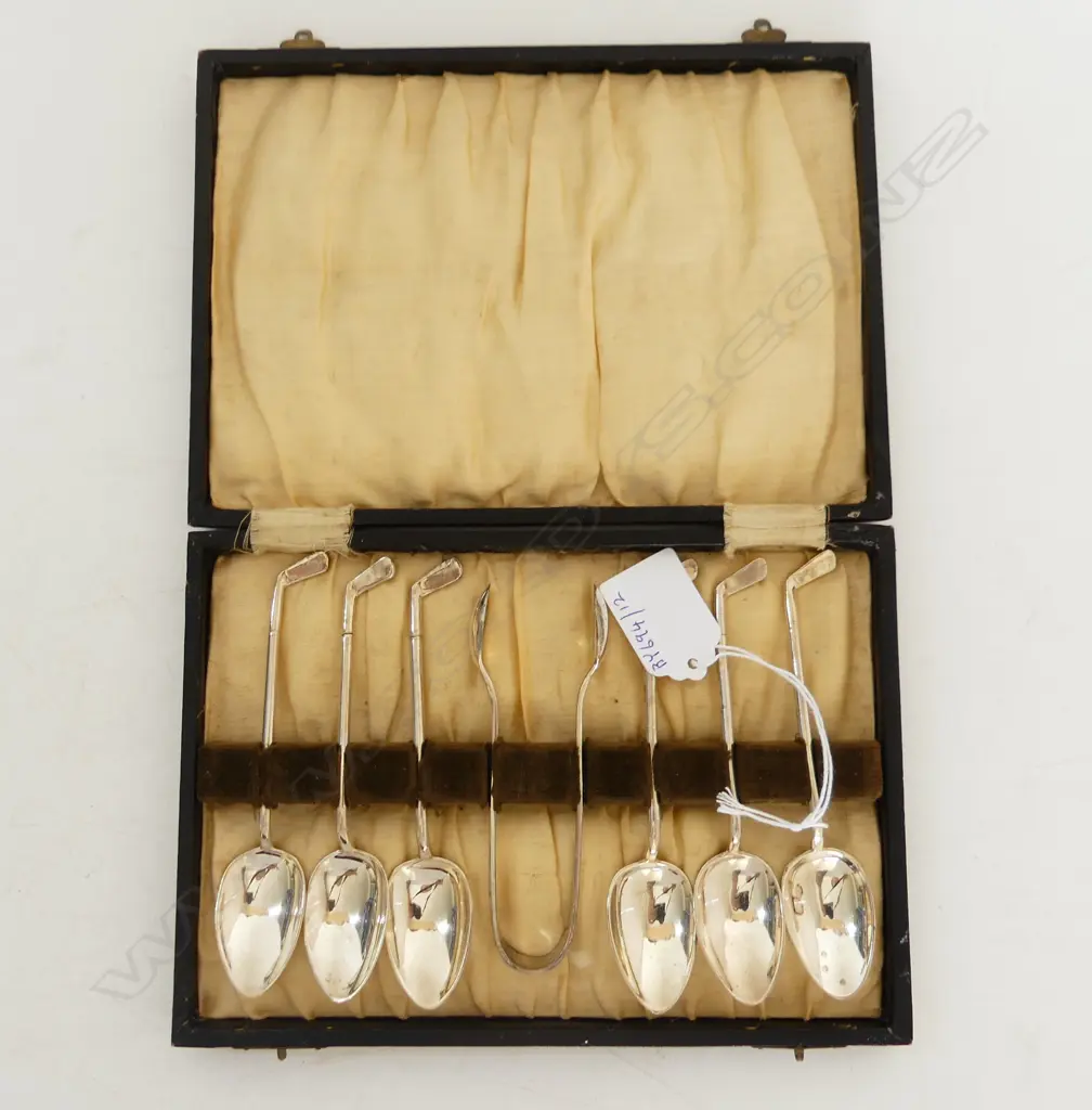 CASED SET S/SILVER GOLF TEASPOONS & TONGS SILVER WIEGHT 139gms Image 1++