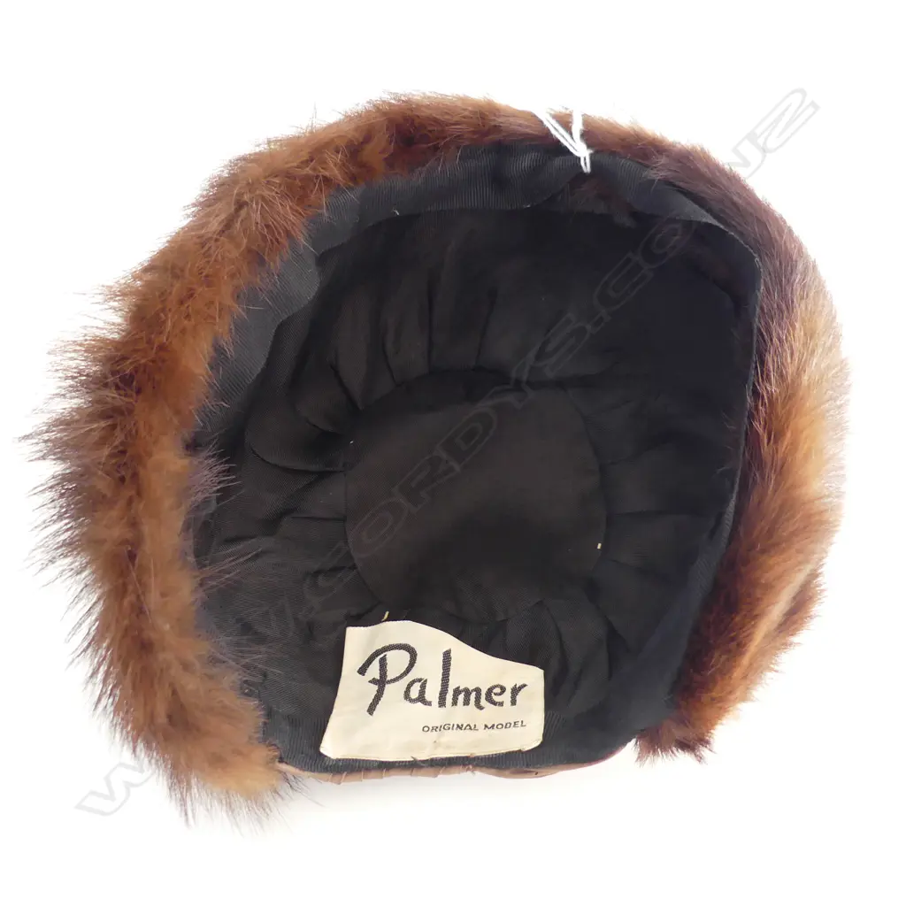 VINTAGE FUR HAT & POSSUM STOLE Image 1++