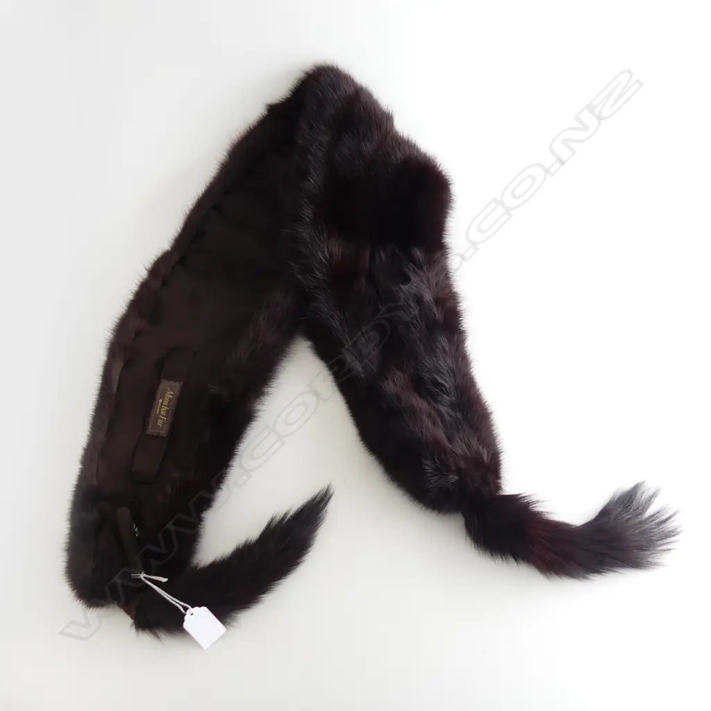 MOONBAT FUR STOLE WITH CLIPS Image 1++
