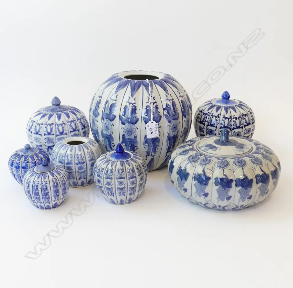 8 ASST. B/W ORIENTAL CONTAINERS H.200mm Image 1++