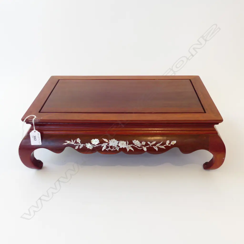 CHINESE ROSEWOOD STAND WITH FLORAL MOTHER OF PEARL INLAY L.45CM H.16CM Image 1++