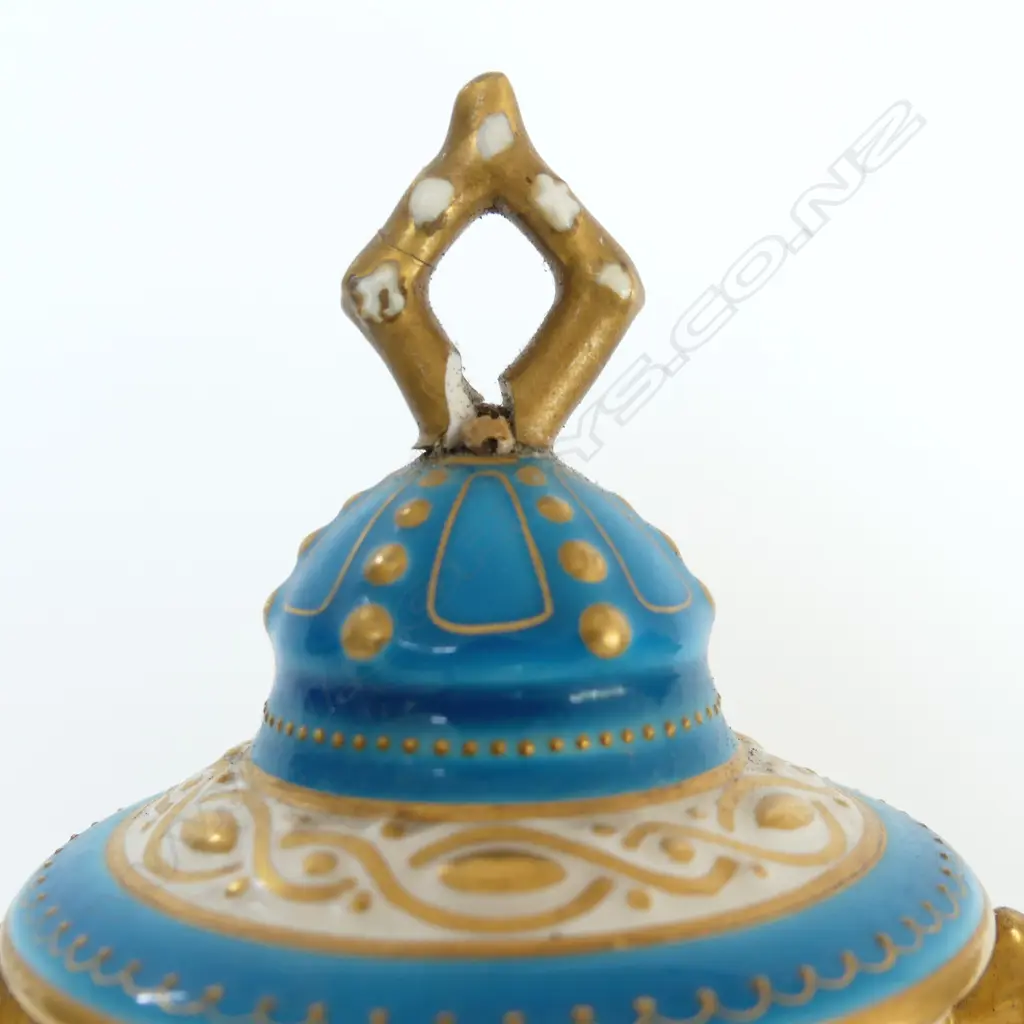 PR ROYAL WORCESTER H. CHAIR LIDDED URN VASES H.220mm - ONE w. REPAIRS Image 1++