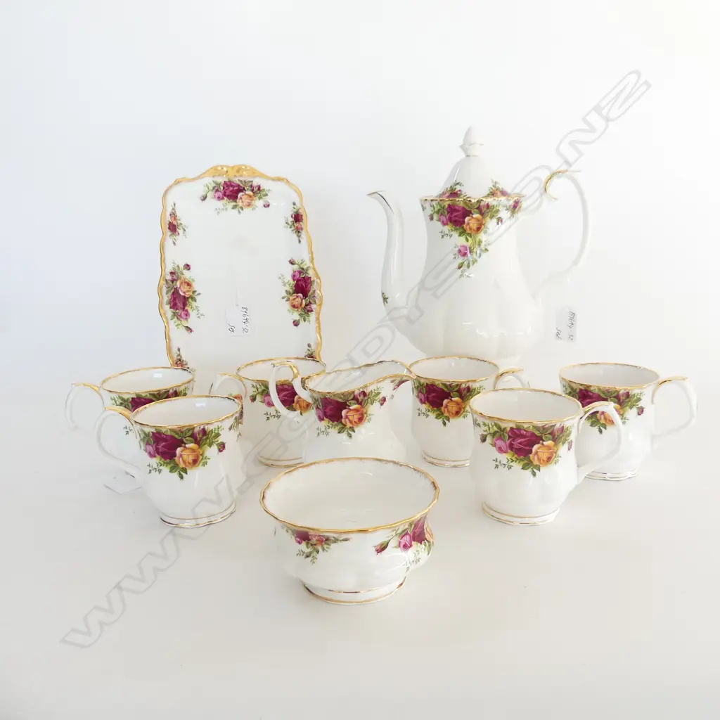ROYAL ALBERT OLD COUNTRY ROSES COFFEE SET. 6 COFFEE MUGS MILK/SUGAR SANDWICH PLATE (AF) &COFFEE POT.  Image 1++