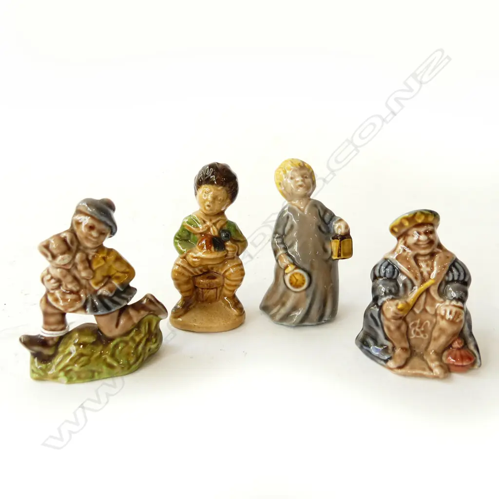 FOUR LARGE WADE WHIMSY NURSERY RHYME FIGURINES H.75MM Image 1++