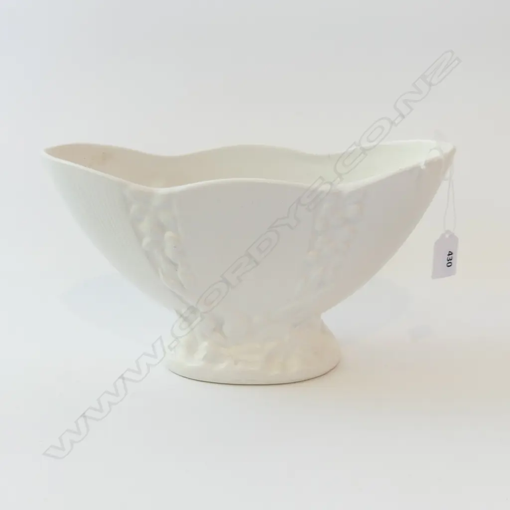 LG WHITE ROYDON POTTERY VASE #553 W.305mm Image 1++