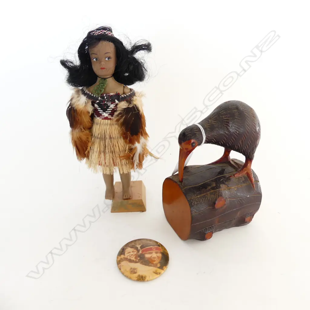 MAORI DOLL, CARVED KIWI ON LOG & MOTHER & CHILD TIN MIRROR Image 1++