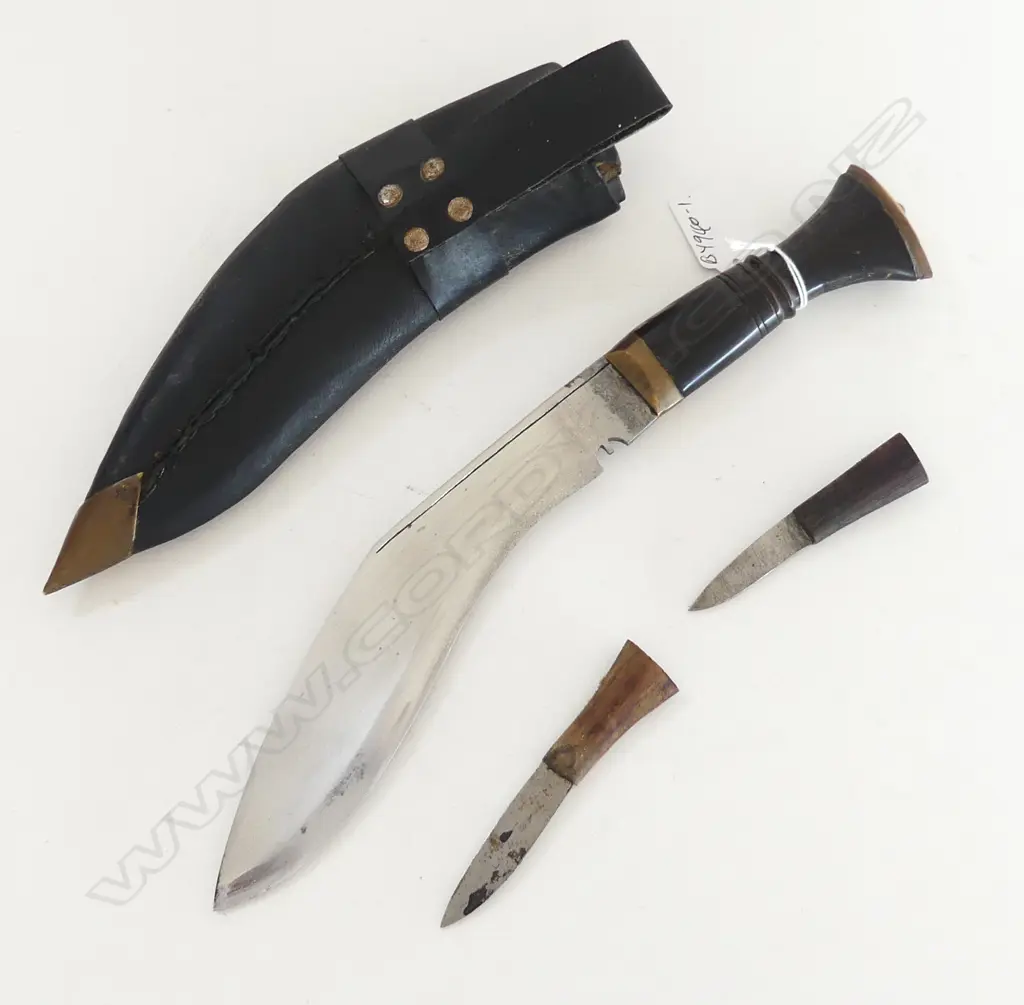 KUKRI KNIFE IN SCABBARD horn handle w 2 small knives Image 1++