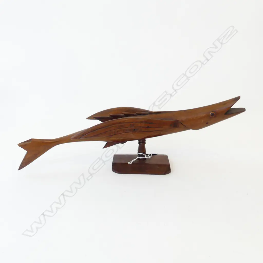 PITCAIRN ISLAND CARVED FLYING FISH BY BURT CHRISTIAN L.420mm tail chipped Image 1++