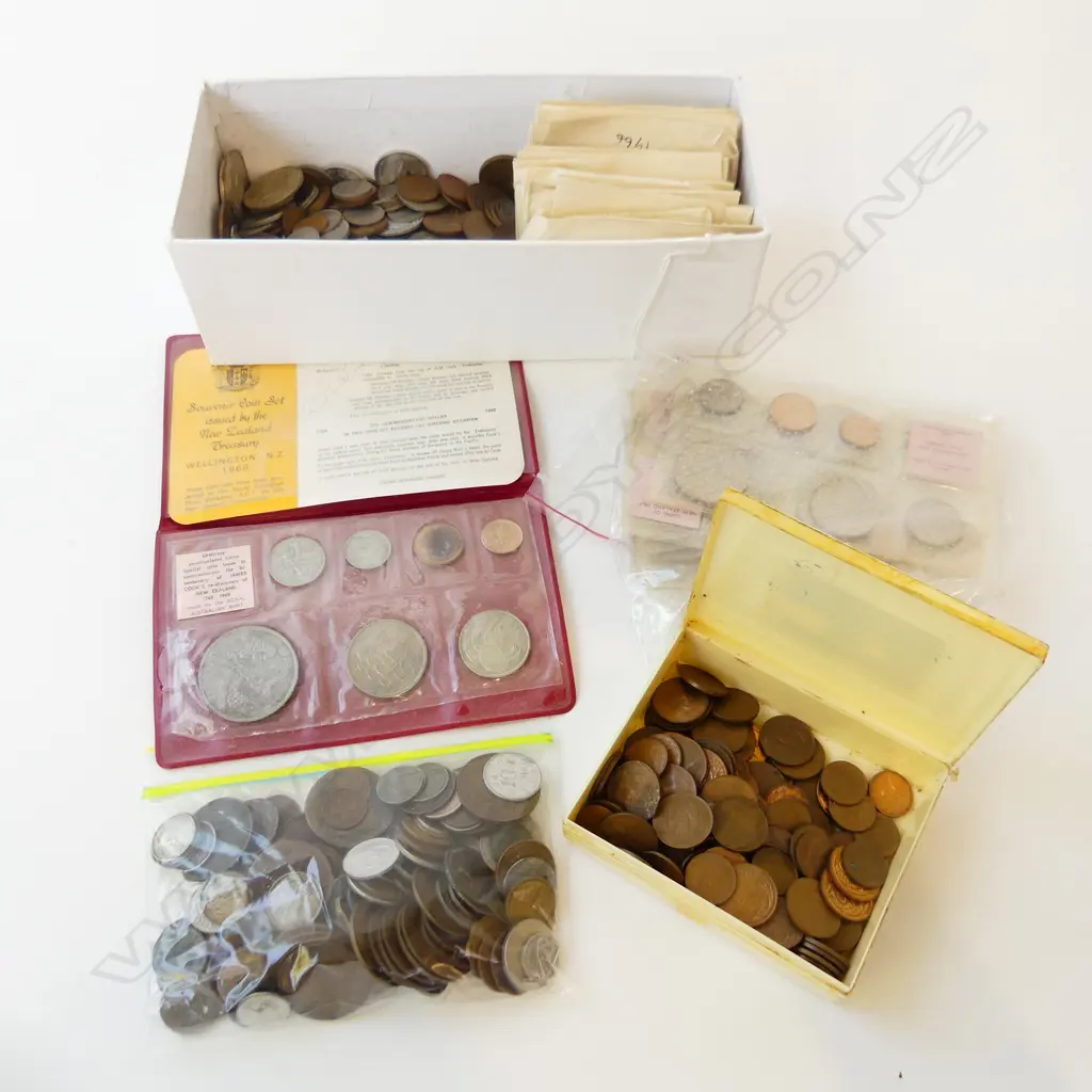 SMALL BOX LOT COLLECTORS COINS Image 1++