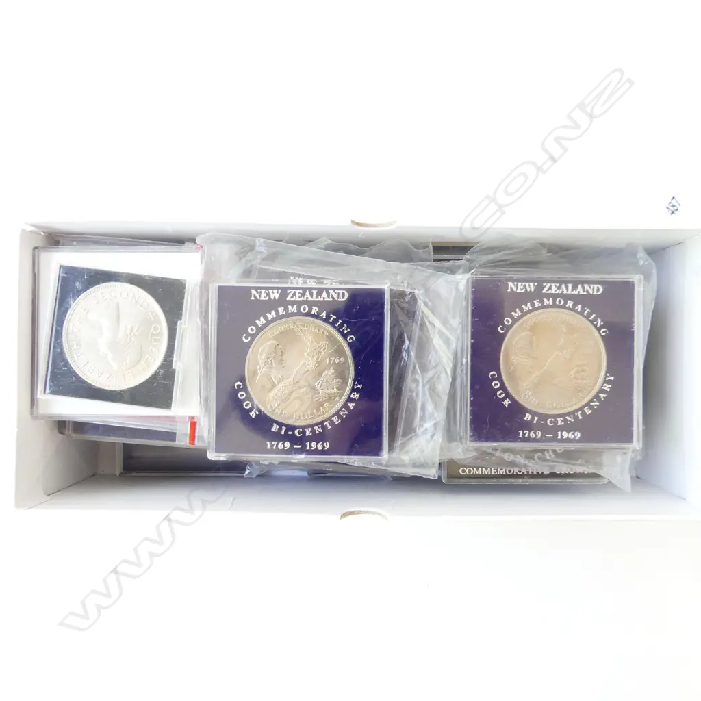 NZ 33 COMMEMRATIVE CROWNS & DOLLARS Image 1++