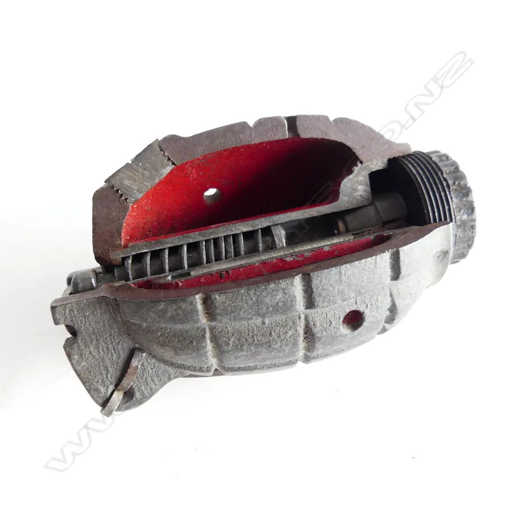 WWII No.36 MK I MILLS HAND GRENADE 1941 BY MASON & PORTER NZ - INERT INSTRUCTIONAL w. FUSE L.100mm Image 1++