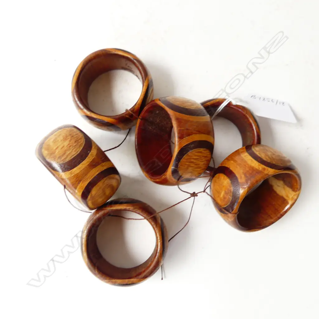 SET OF 6 NATIVE NZ TIMBERS INLAID NAPKIN RINGS Image 1++