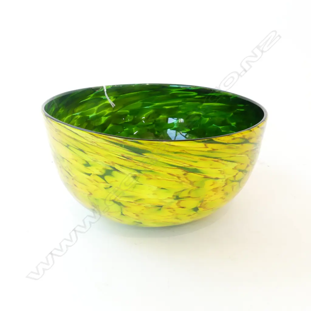 LG GARRY NASH ART GLASS BOWL - YELLOW / GREEN - SIGNED & DATED '11 230mm dia Image 1++