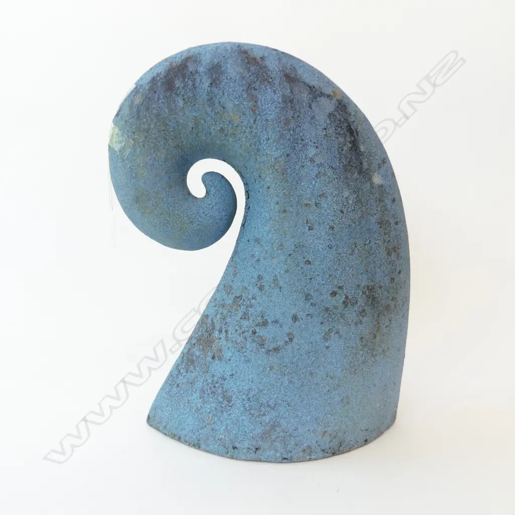 FERN FLAT POTTERY KORU SCULPTURE H.360mm Image 1++