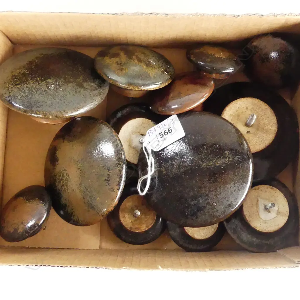 13 PETER STICHBURY POTTERY DOOR HANDLES; 4x100mm dia, 3x 75mm, 6x 60mm Image 1++