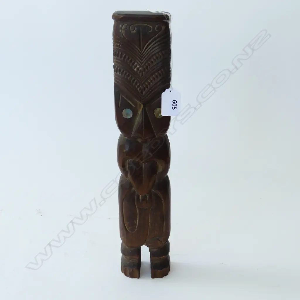  RETRO CARVED MAORI FIGURE + TOURIST GUIDE BOOK FEB 1935 [CARVING H370MM] Image 1++