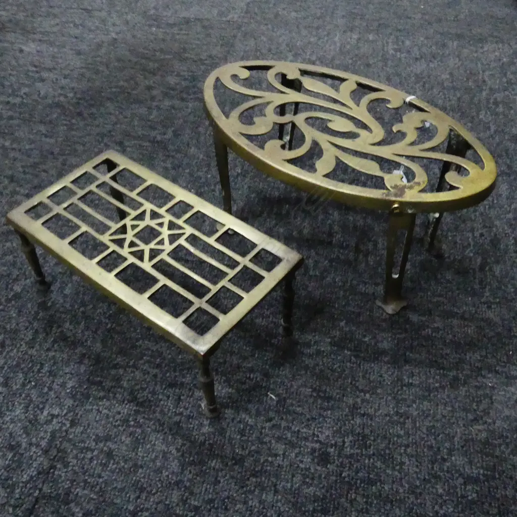 TWO ANTIQUE BRASS TRIVETS, JAMES CARTLAND & SONS BRASS FOUNDRY BIRMINGHAM & OTHER L.22CM, 27CM Image 1++