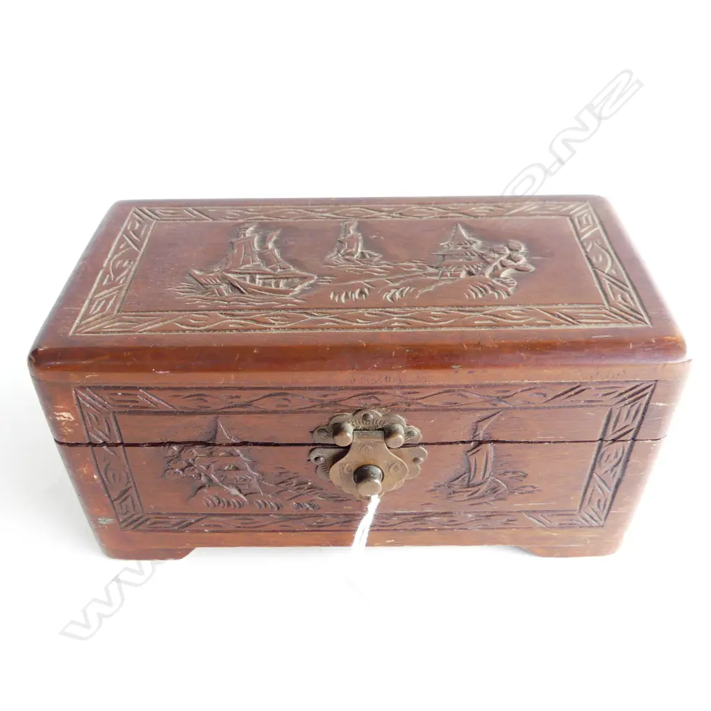 SMALL ORIENTAL WOODEN BOX W.205mm Image 1++