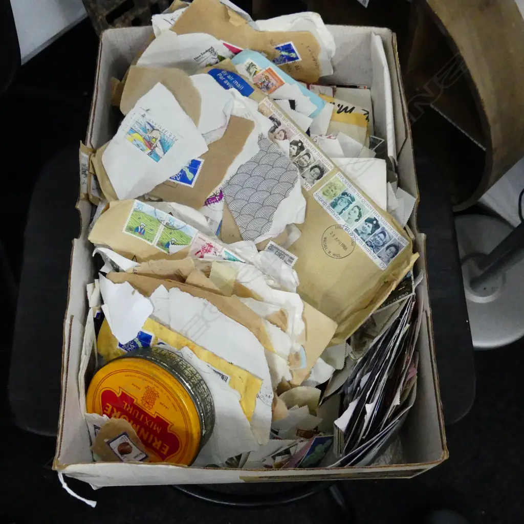 BOX LOT ASST. STAMPS Image 1++