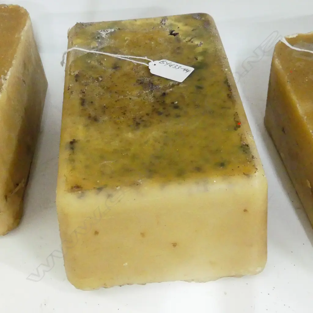 4KG TARARUA BUSH EDGE YELLOW BEESWAX Image 1++
