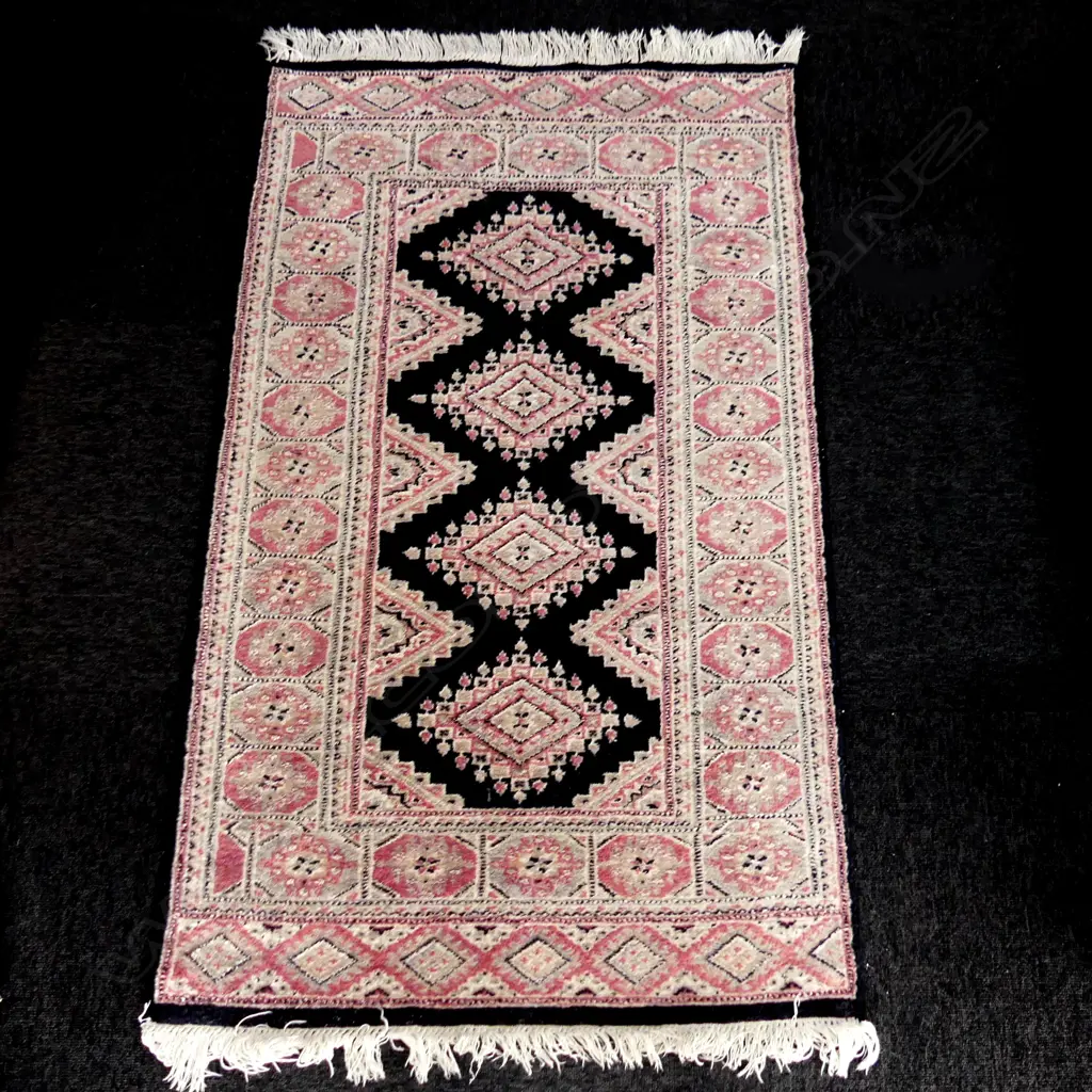 HAND KNOTTED WOOL PILE RUG 1300x800mm Image 1++