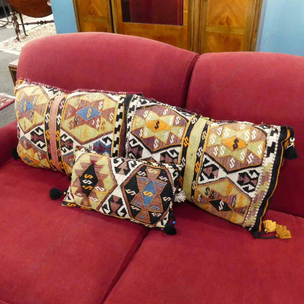 3 KELIM CUSHIONS L.630mm Image 1++
