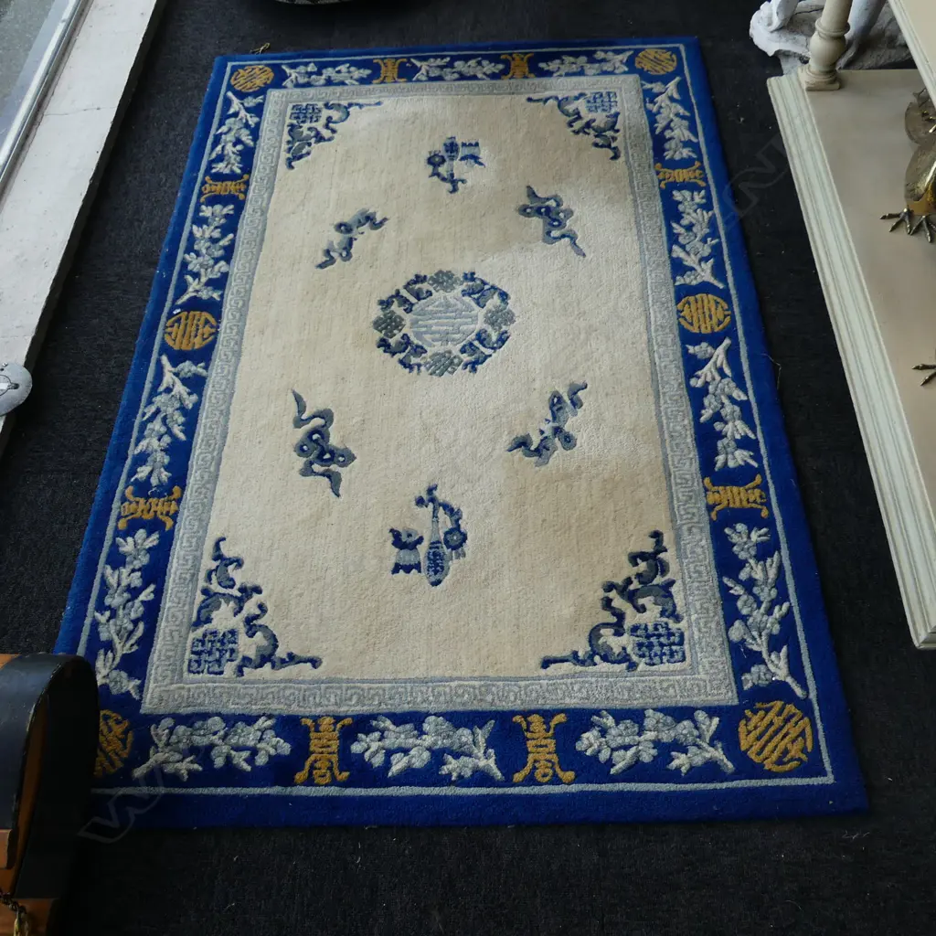TUFTED WHITE / BLUE CHINESE RUG 1650x1080mm Image 1++