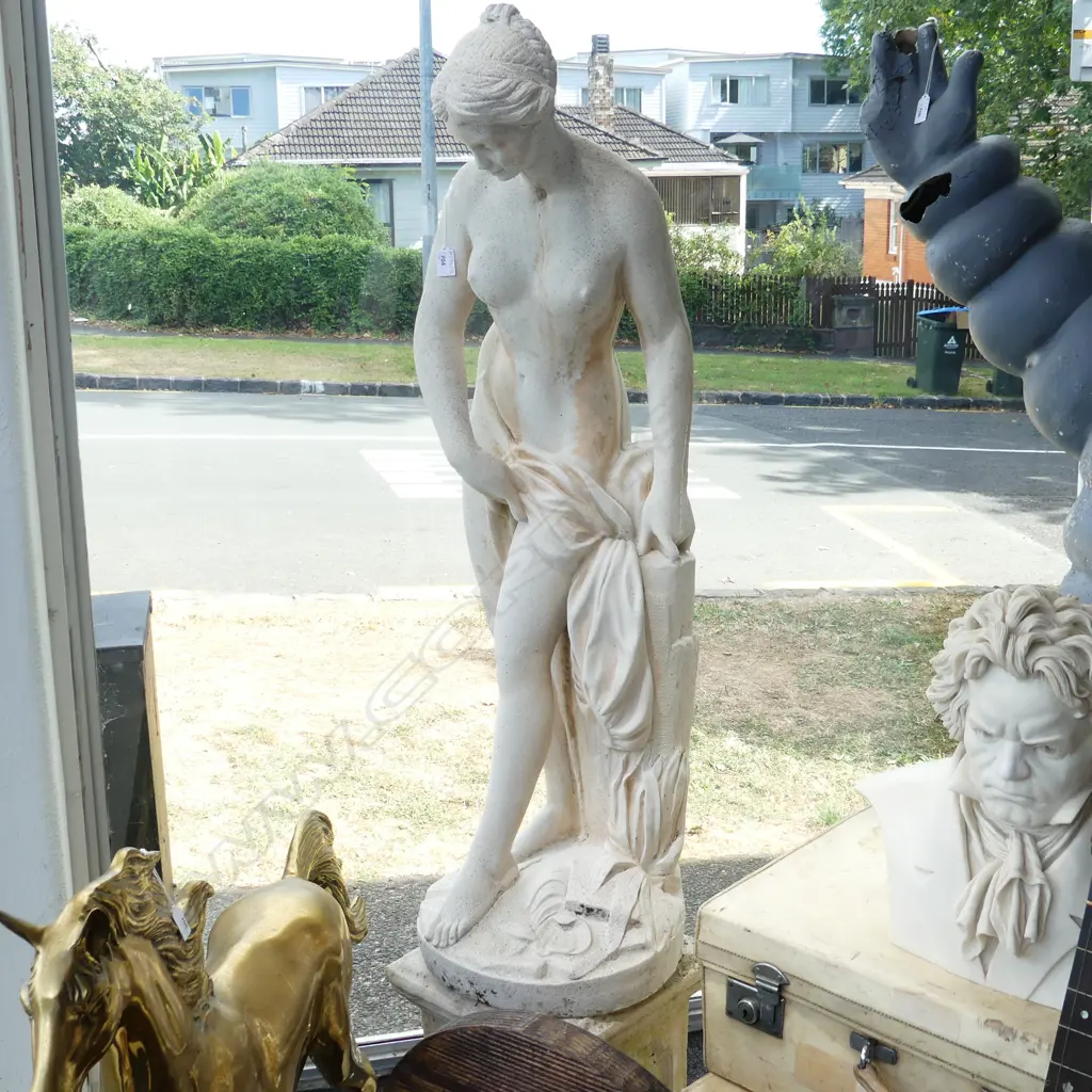 CONCRETE GARDEN CLASSICAL NUDE FIGURE ON PLINTH H.1170mm Image 1++