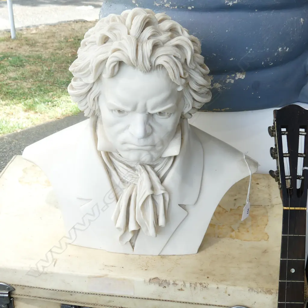 HEAVY RESIN BEETHOVEN BUST H.400mm Image 1++