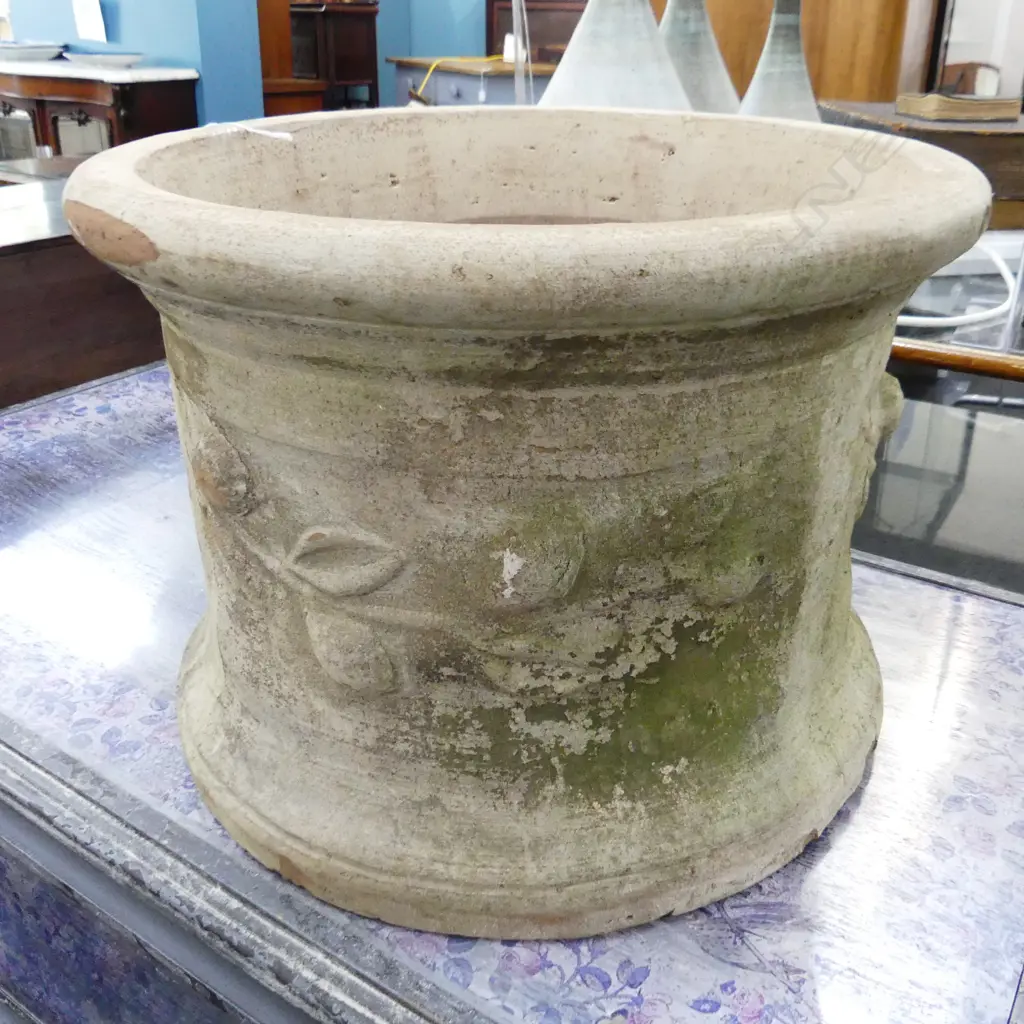 CONCRETE GARDEN PLANTER 415mm dia Image 1++