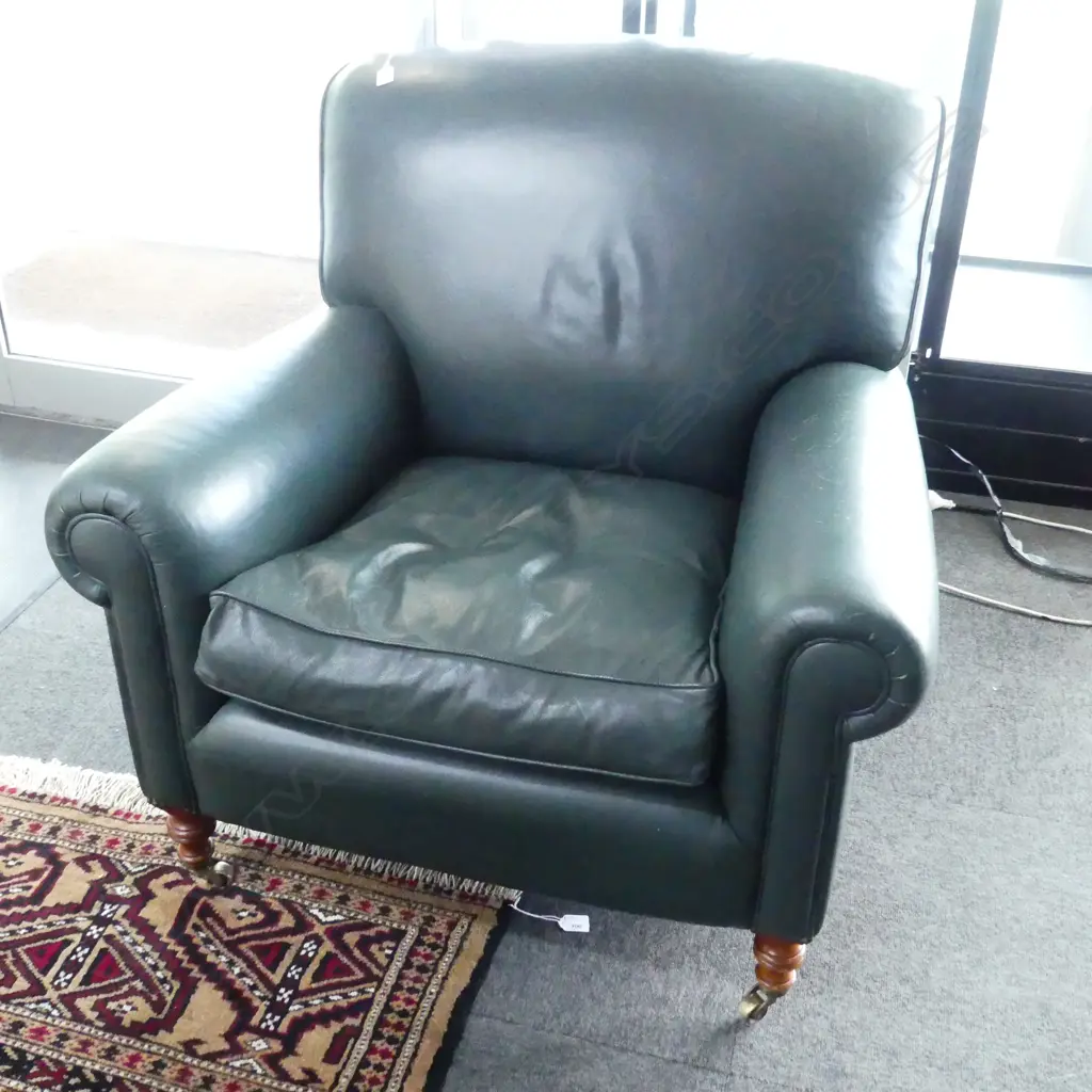 GREEN LEATHER CLUB CHAIR 900x900x850mm Image 1++