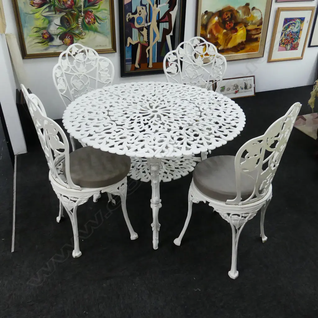 5 PCE WHITE PAINTED METAL PATIO SET; 4 CHAIRS + TABLE 995mm dia Image 1++