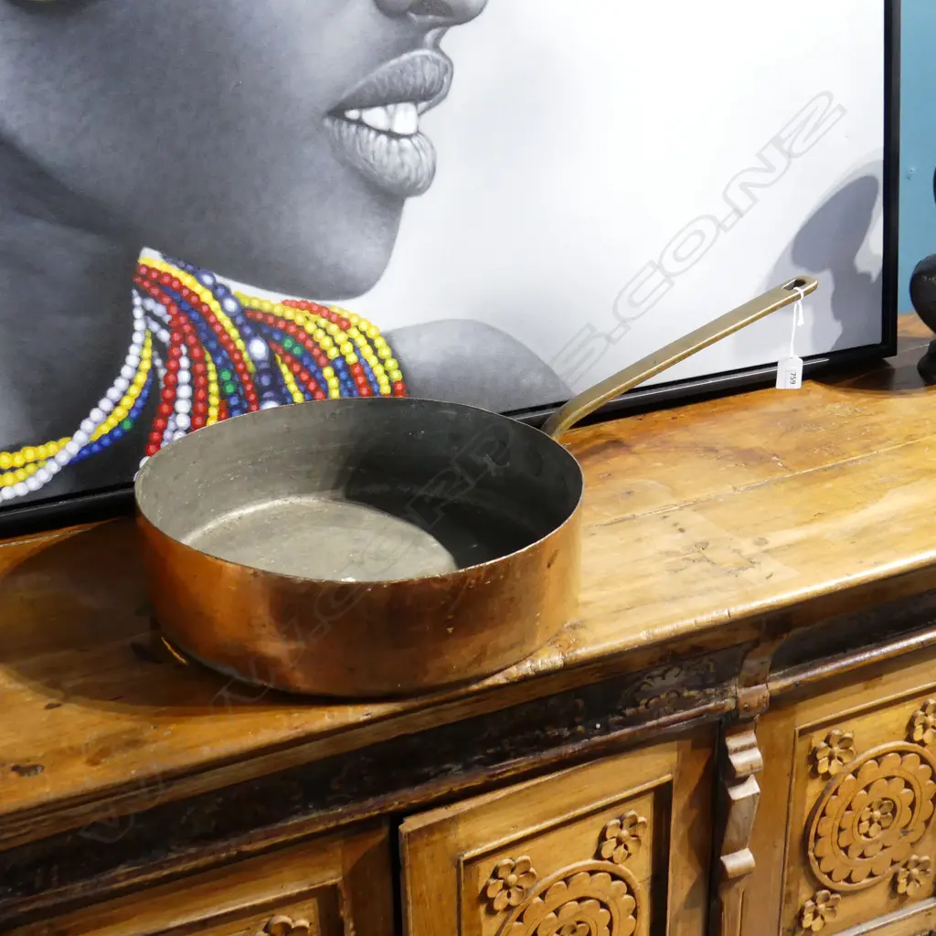 EXTRA LG COPPER PAN 360mm dia - CRACK Image 1++