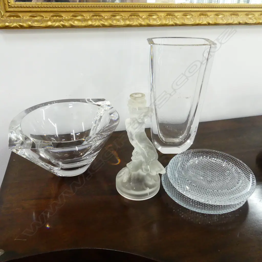 5 PCES GLASS; 2 LG VASES H.300mm & 250mm dia (CHIP) + CANDLESTICK NUDE, 2 PLATES 200mm dia Image 1++