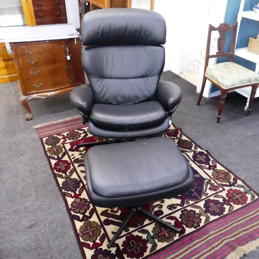 MODERN BLACK STRESSLESS BRAND RECLINER CHAIR WITH FOOTSTOOL Image 1++