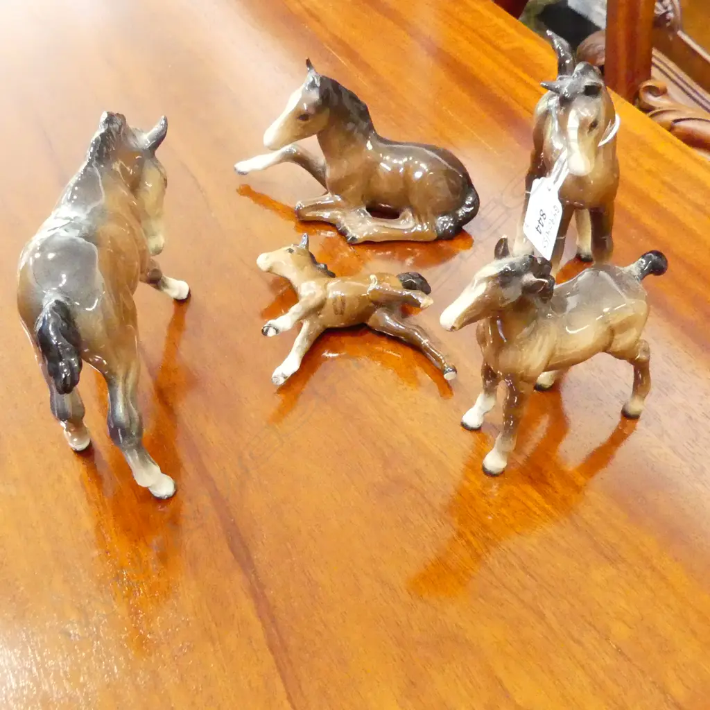 5 BESWICK HORSES 2 PERFECT 3 DAMAGED  TALLEST140MM Image 1++