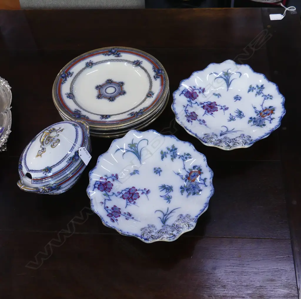 2 EARL WARE FRUIT PLATES ON PEDESTALS, 6 CABLE P.B &  VINTAGE PLATES & GRAVY BOAT Image 1++