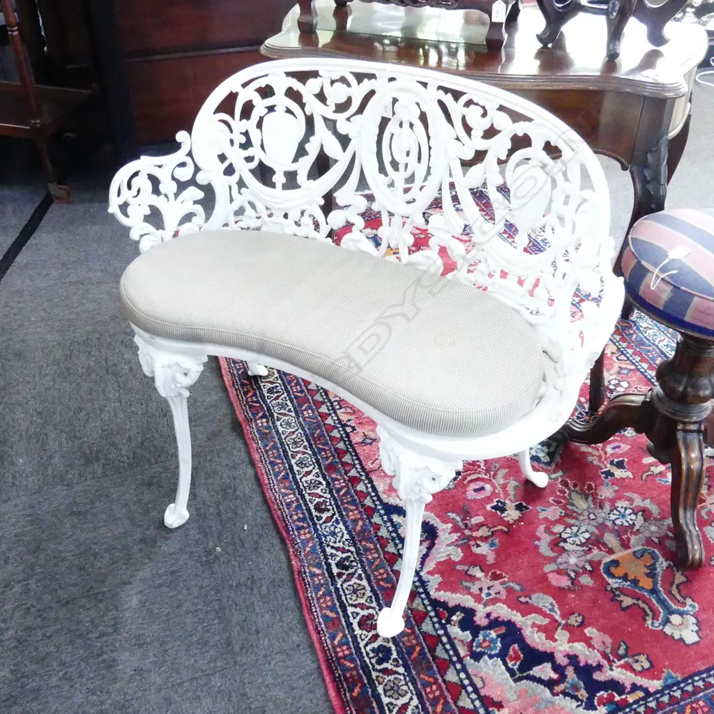 WHITE PAINTED METAL GARDEN SEAT W.900mm Image 1++