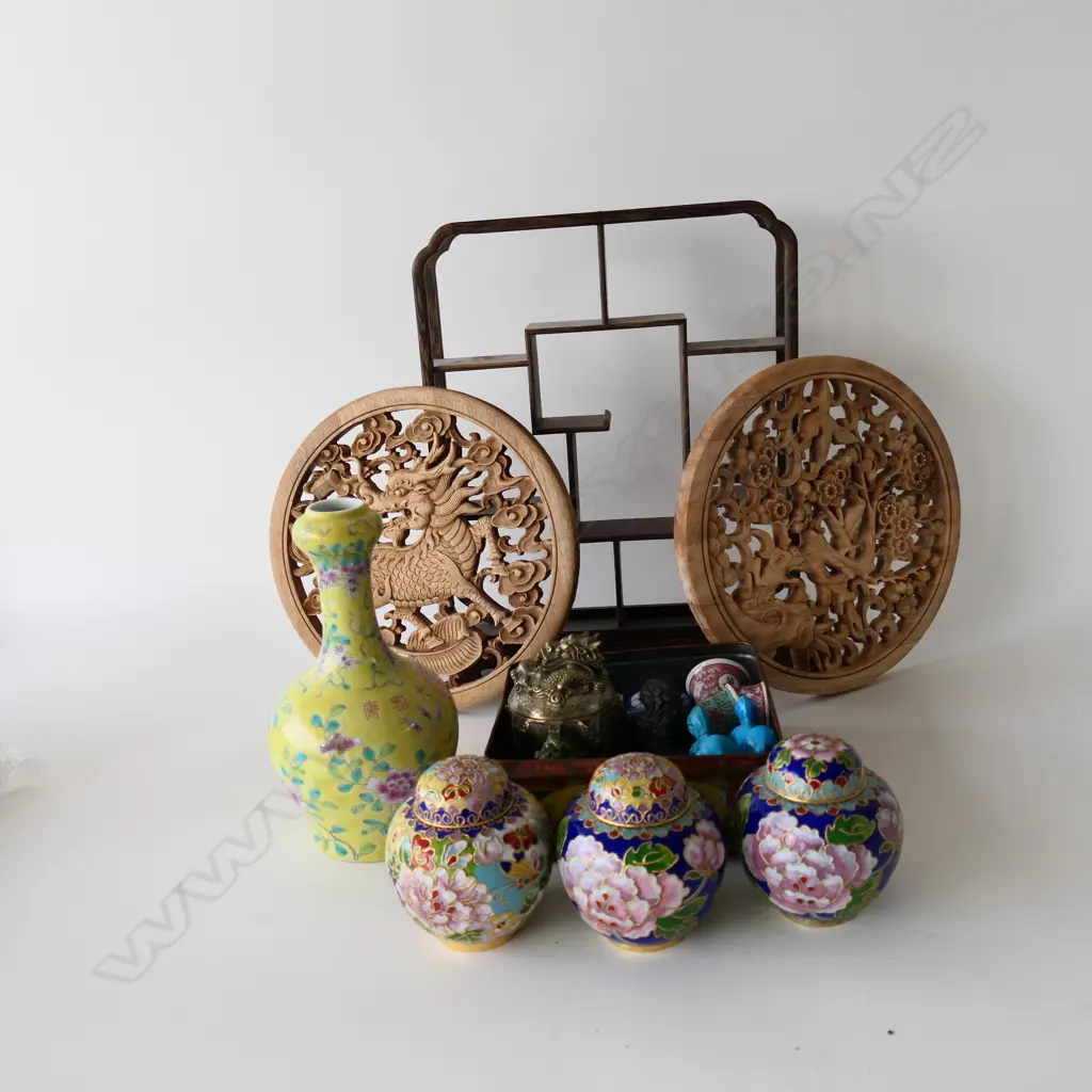 BOX ASST. ORIENTAL ITEMS; STAND, CONTAINERS ETC* Image 1++