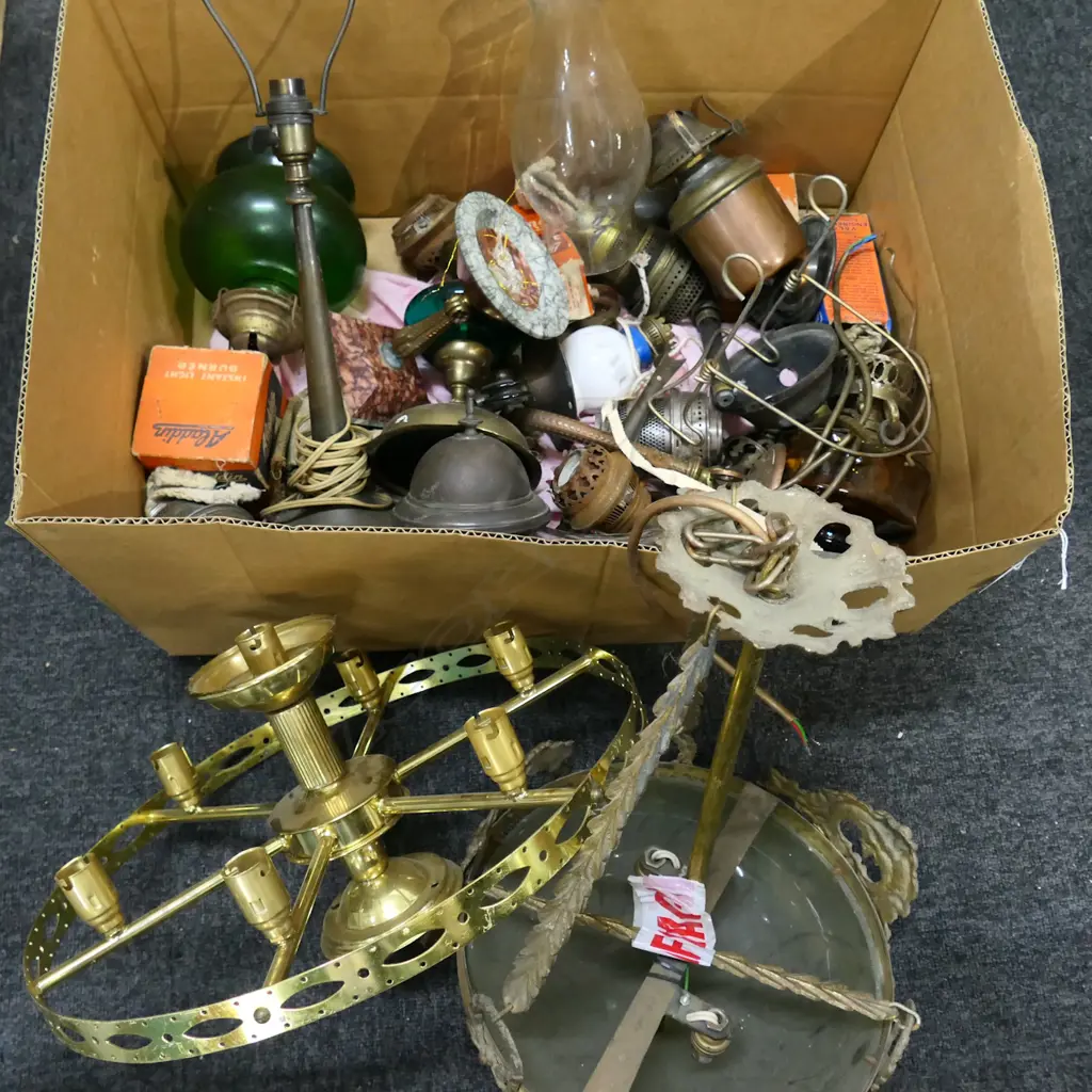BOX LOT ASST. VINTAGE LIGHT FITTINGS Image 1++
