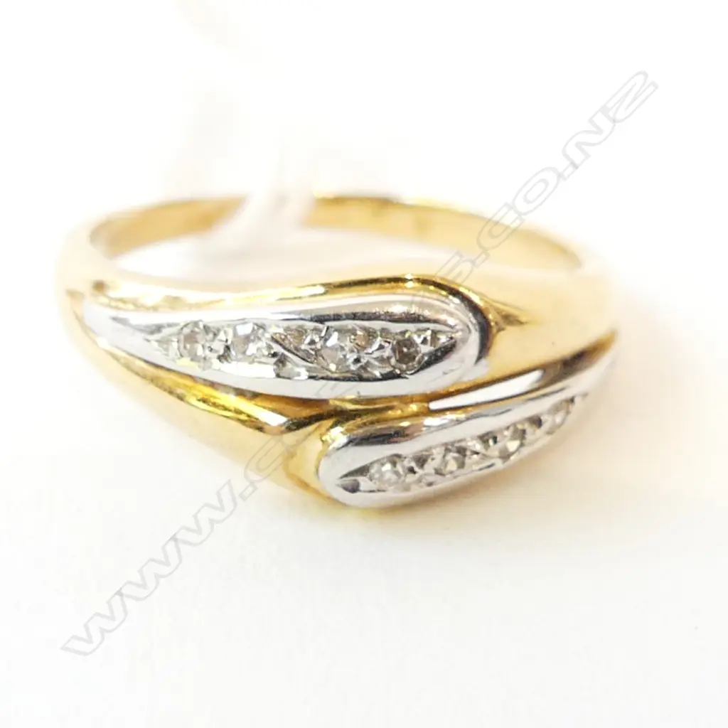 18ct GOLD & DIAMOND ETERNITY RING, 3.6gm Image 1++