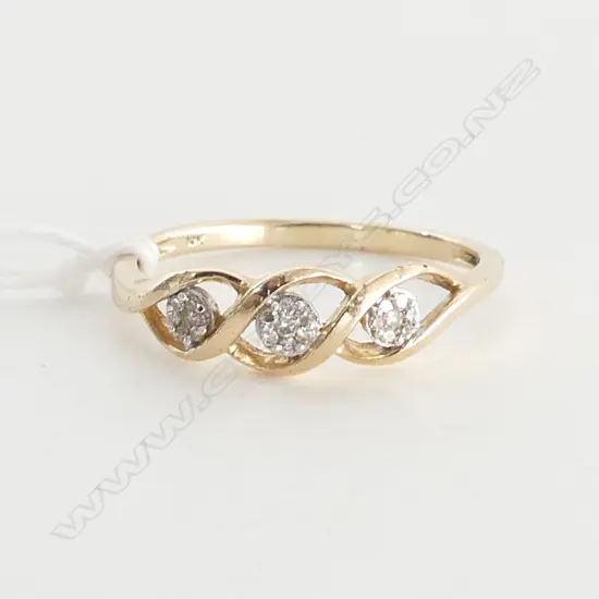 10CT DIAMOND RING 2.2 GM  SIZE T