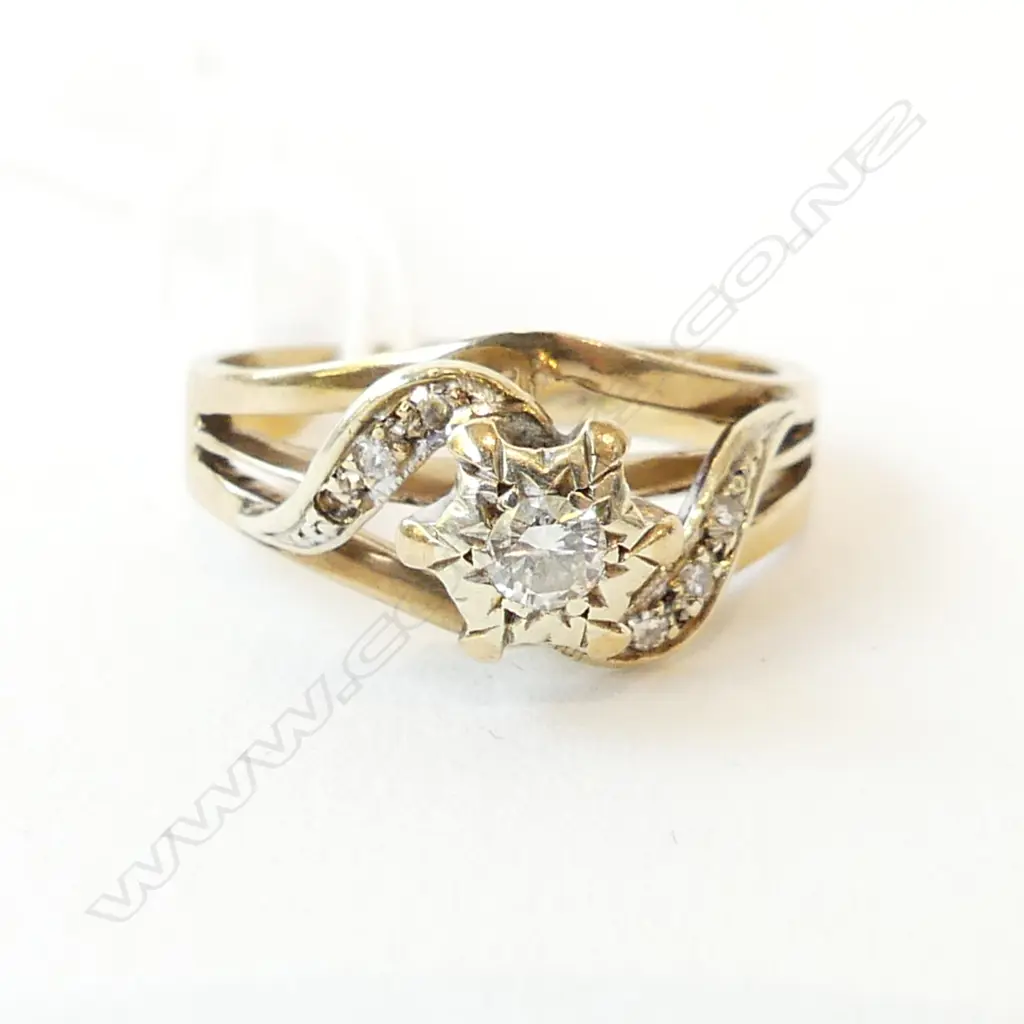 9ct DIAMOND SET RING, 3.1gm diamond 0.16ct. 1 STONE MISSING SIZE L Image 1++