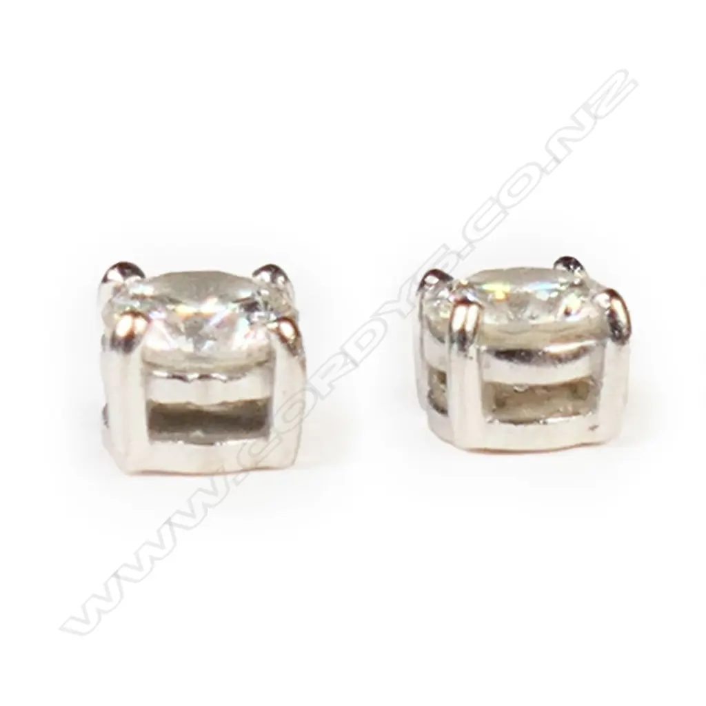 PR 18CT W/GOLD DIAMOND STUD EARRINGS, TDW.50ct + CERT Image 1++