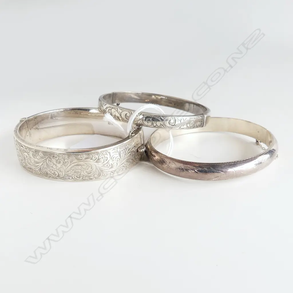 3 SILVER HALF HINGED BANGLES: 2 half engraved Image 1++