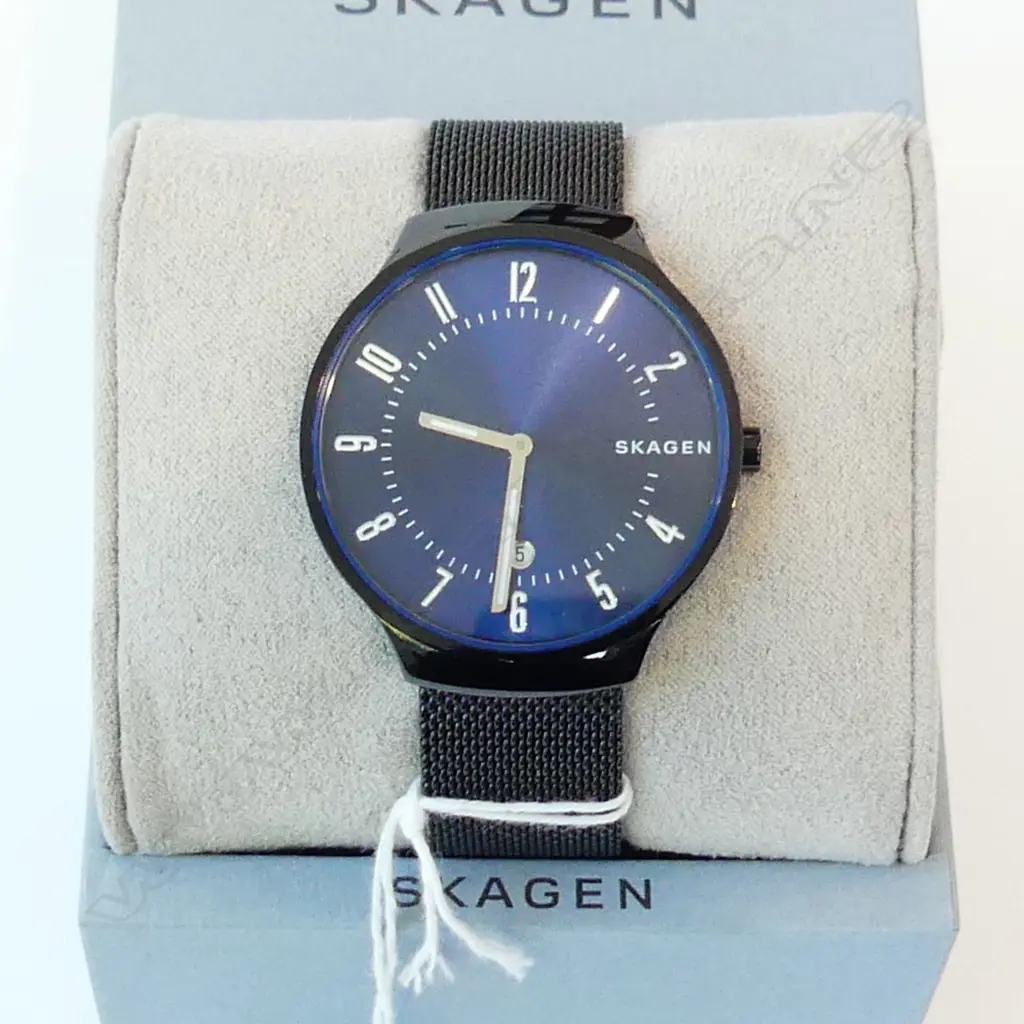 GENTS BLACK SKAGEN WATCH, NEW OLD STOCK, WORKING, CASED Image 1++