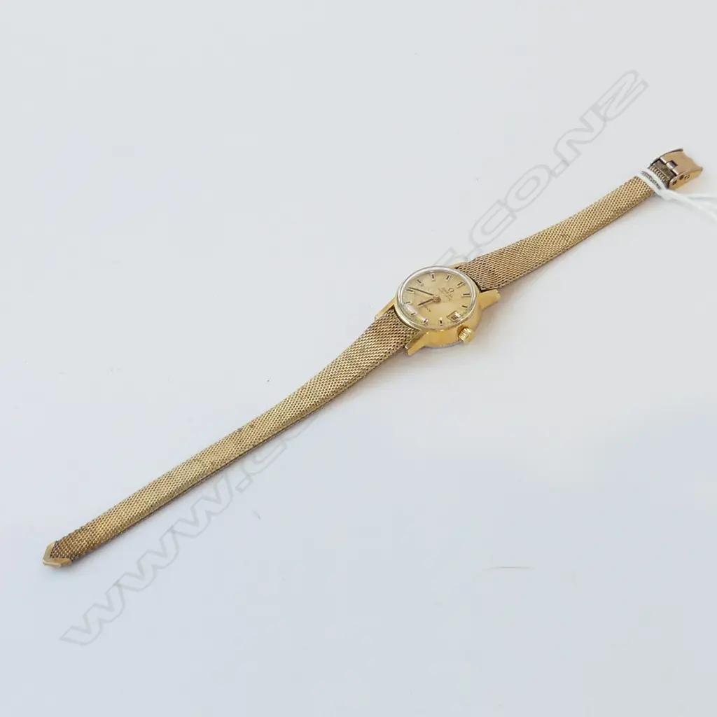 VINTAGE OMEGA LADIES AUTOMATIC WRISTWATCH gold plate. Boxed running Image 1++